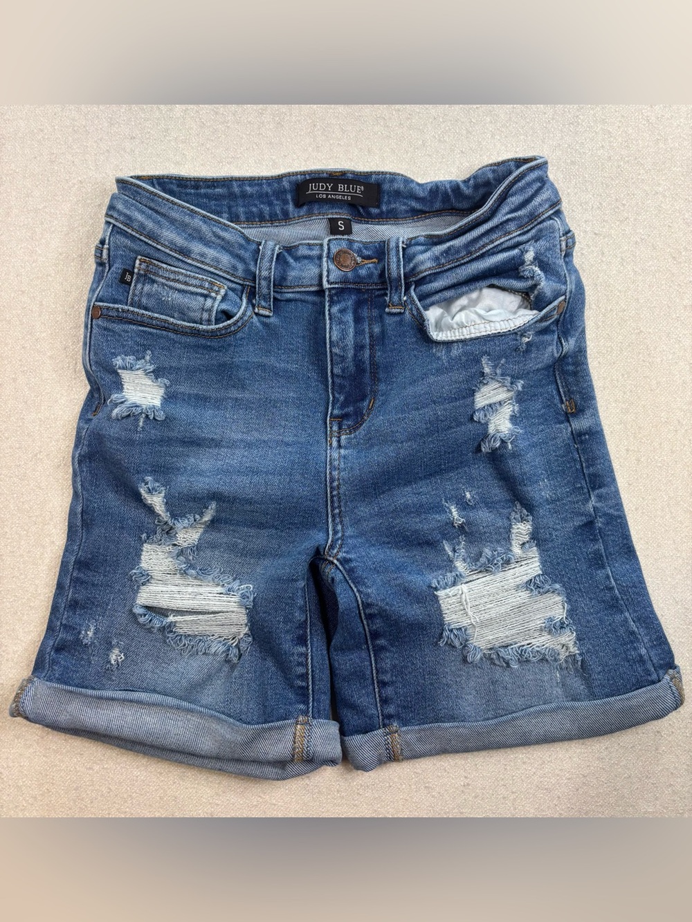 Judy Blue Womens Small Distressed Denim Shorts Mid Rise Cuffed Stretch Jeans - Picture 2 of 8